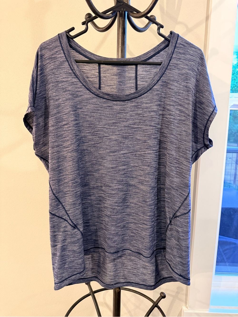 Lululemon heathered deep navy blue Lost In Pace short-sleeve w/ a scoop neckline
